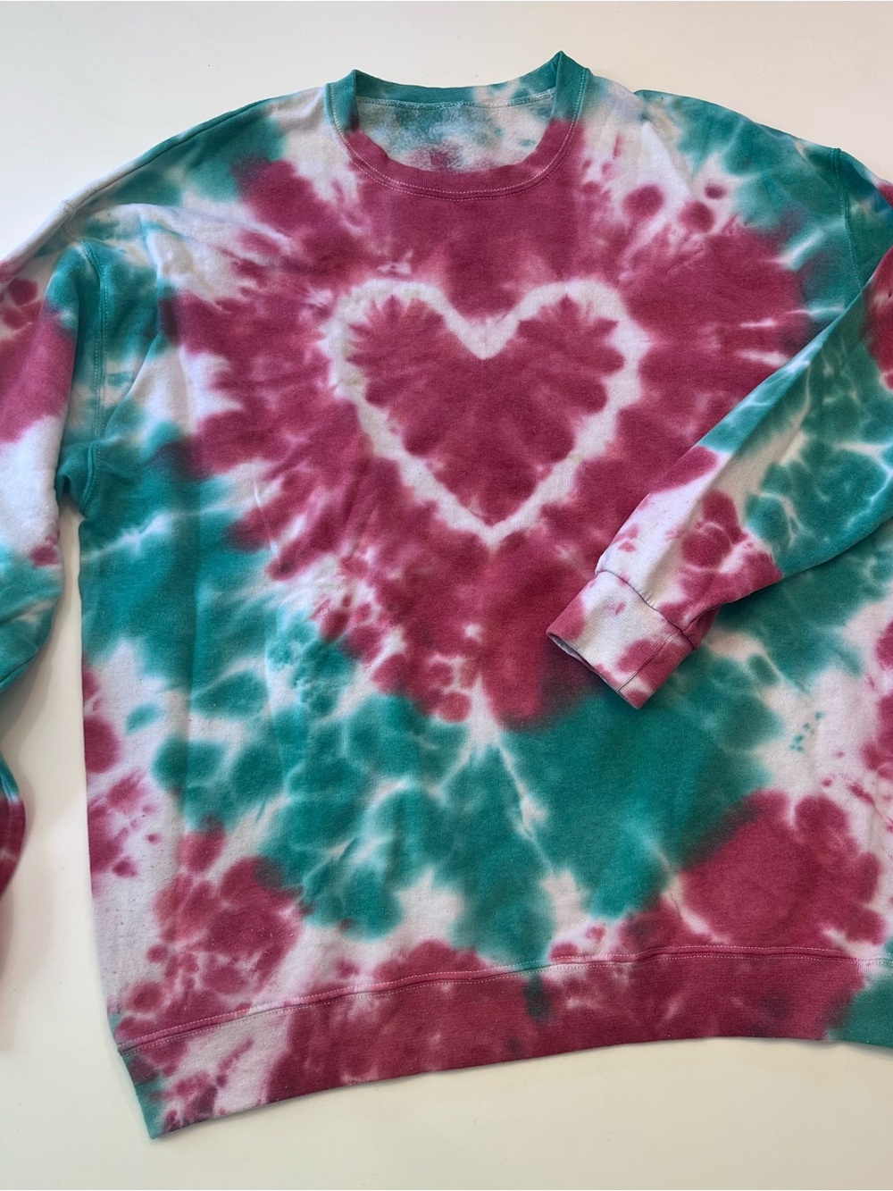 Urban Outfitters Unisex Red & Green Tie-Dye Heart Crewneck Sweatshirt